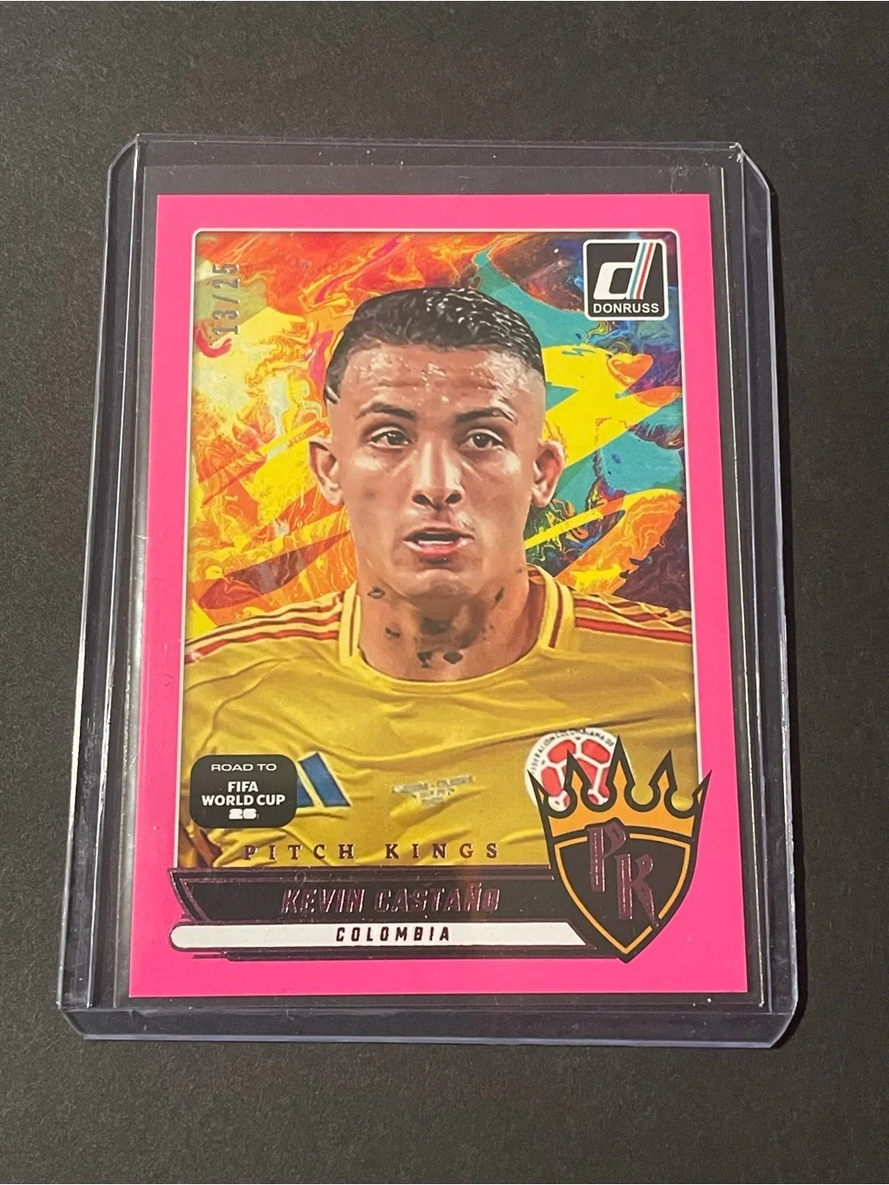 Panini Donruss road to FIFA WC Pitch Kings Kevin Castaño 13/25 Colombia Card